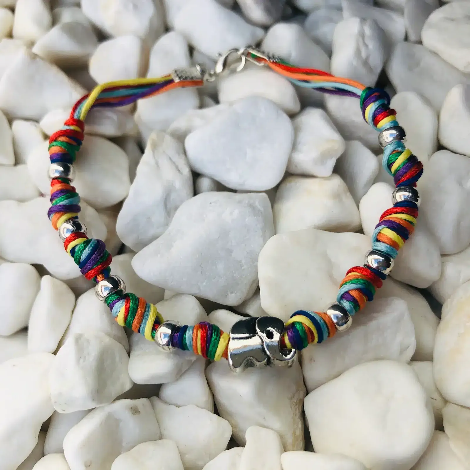 Pulsera hilos 7 chakras y elefante metal