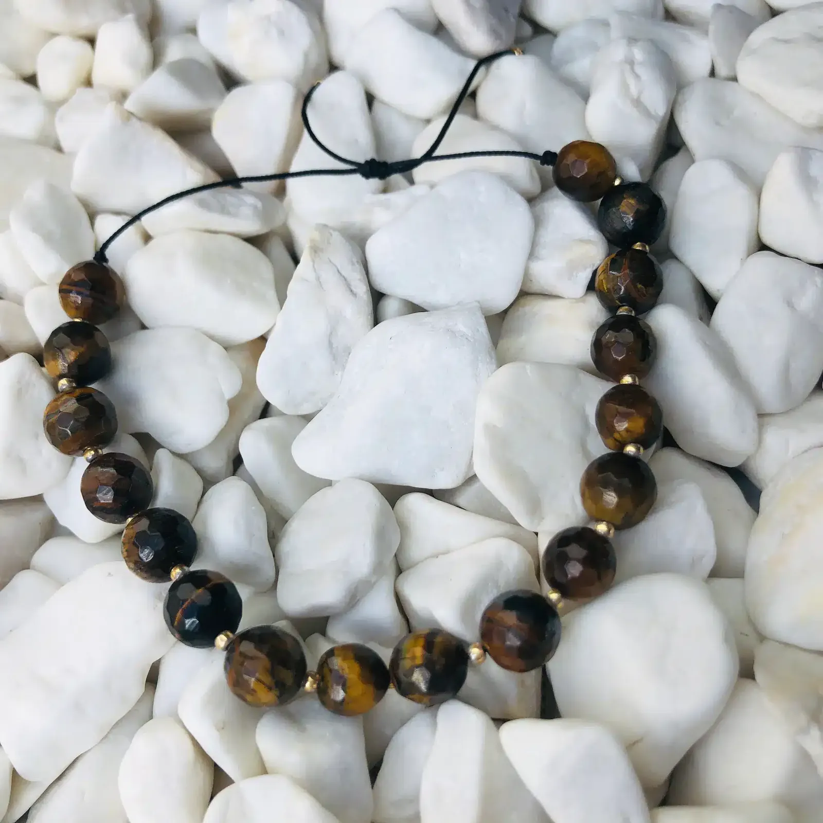 Pulsera hilo y piedra ojo de tigre