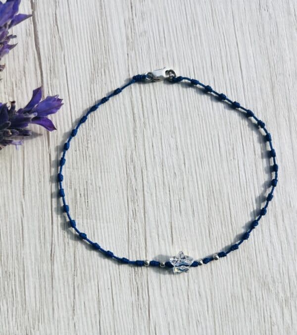 Pulsera hilo y estrella tipo swarovski