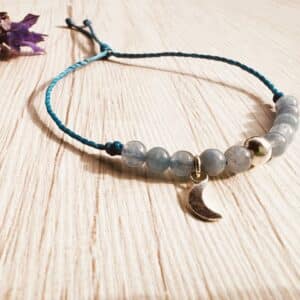 Pulsera hilo piedras fantasia, luna y complementos de plata 925